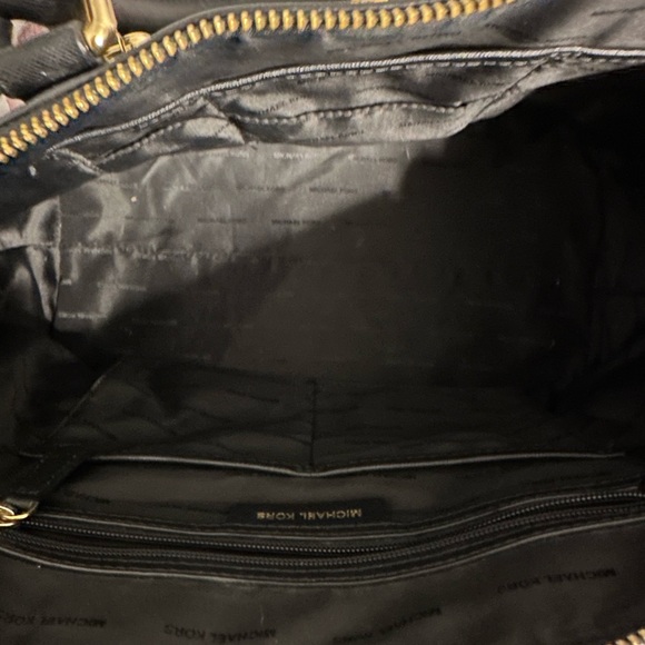 Michael kors satchel - Picture 2 of 8